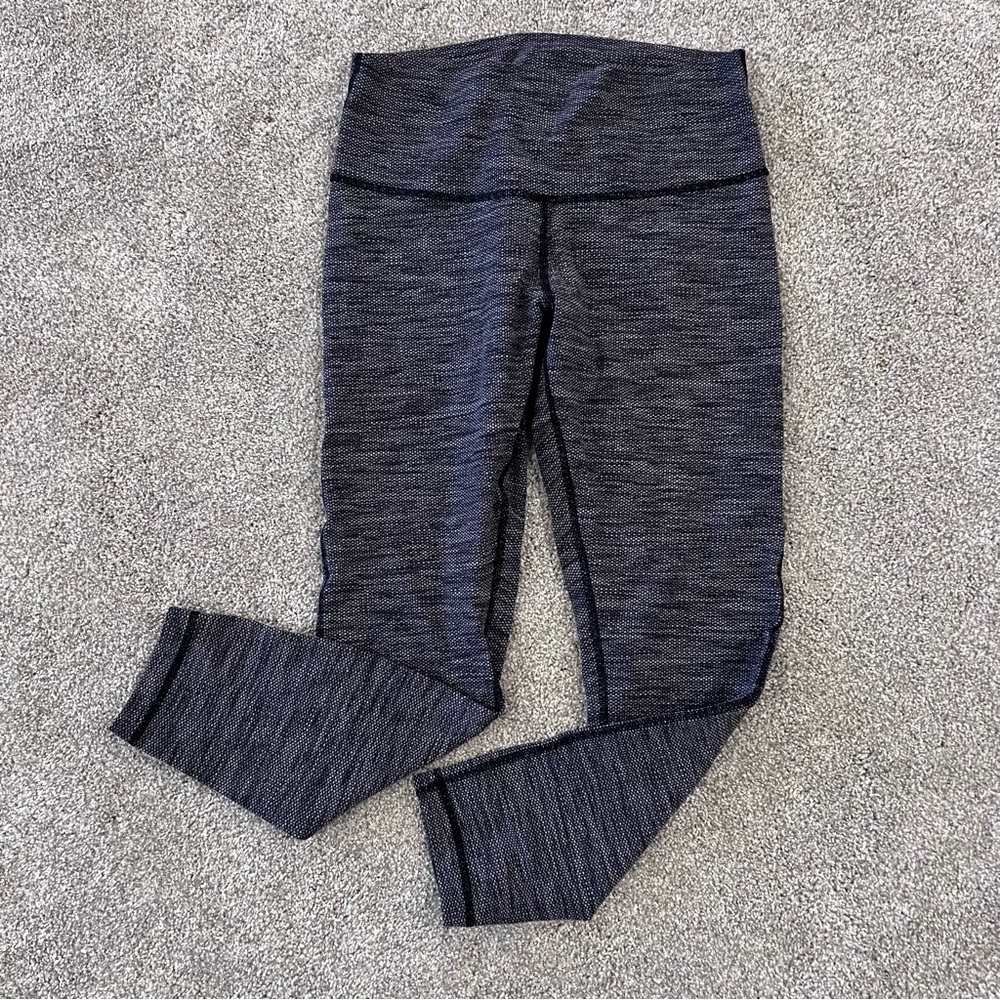 Lululemon Leggings Grey High Rise Crop Yoga & Fitness Women’s Size 6 pants gym